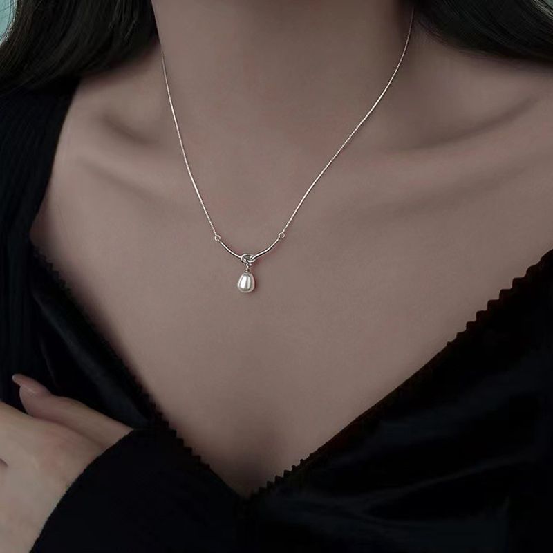 Collier de Luxe Léger au Design Premium avec Pendentif en Perle